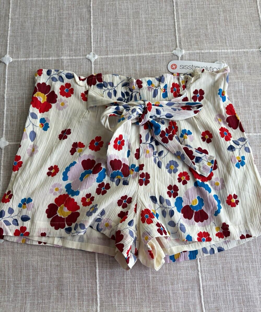 Sisstrevolution Women's Floral Paperbag High Rise Tie Waist Shorts Size M
